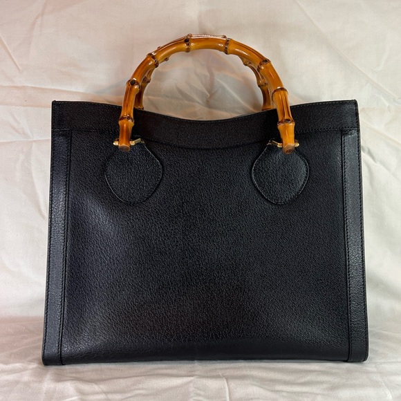 🌟 Authentic Vintage Gucci Diana Bag – Excellent Preowned Condition! 🌟 - Picture 2 of 15